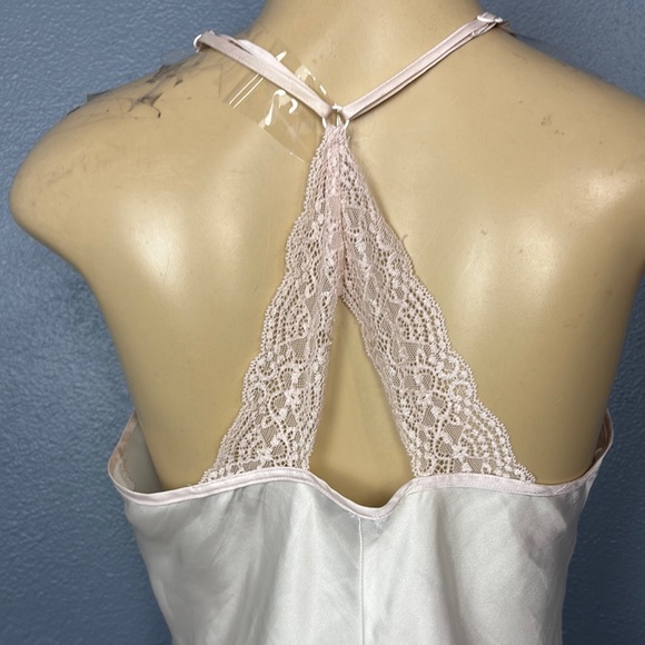 Línea Donatella Elegant Cream Lace Trim Chemise - Picture 3 of 7